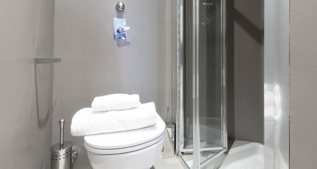Joivy Spacious 1 Bedroom Apt Near S Agostino Metro Milán 0*,