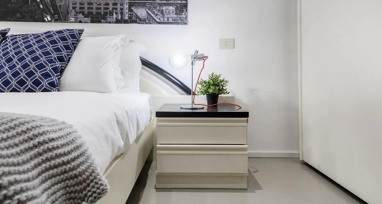 Joivy Spacious 1 Bedroom Apt Near S Agostino Metro Milán 0*,